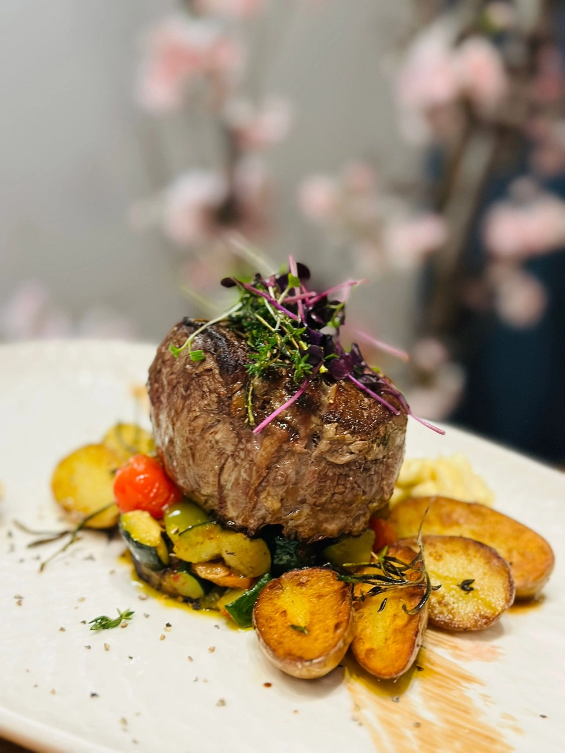 Kalbsmedaillons mit Spinat von Brühler Hof Wine & Dine