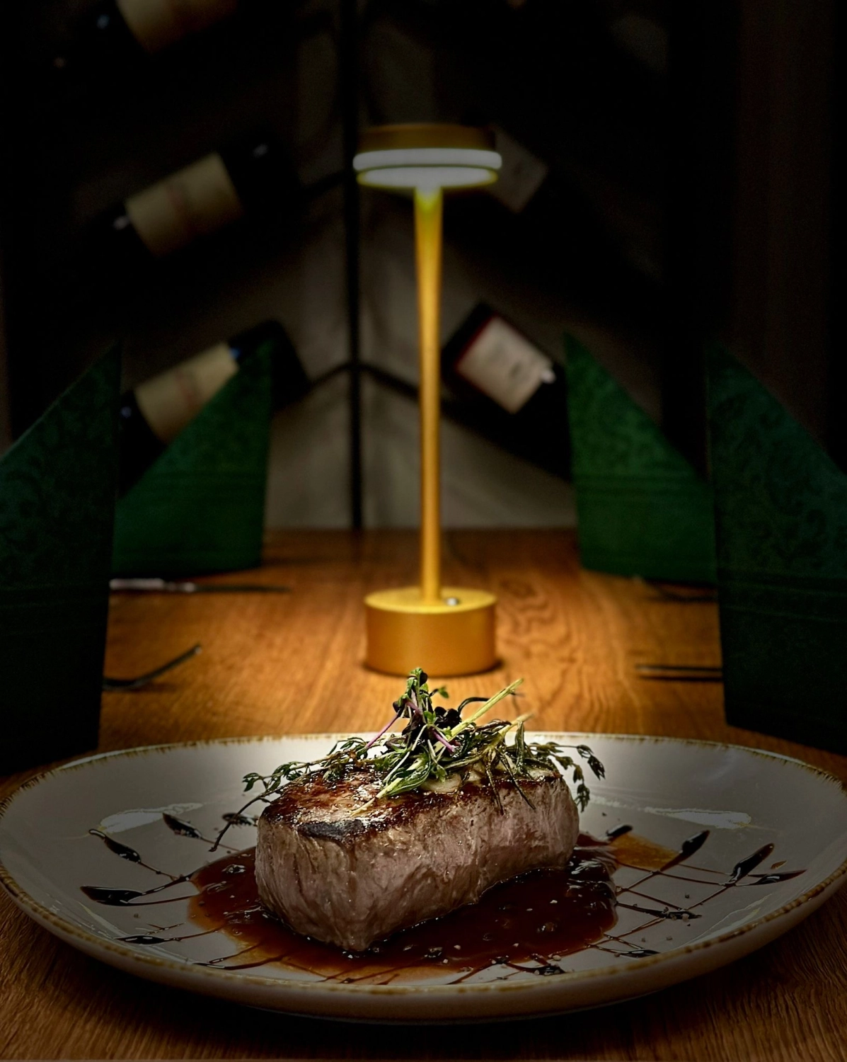 Kalbsmedaillons mit Spinat von Brühler Hof Wine & Dine